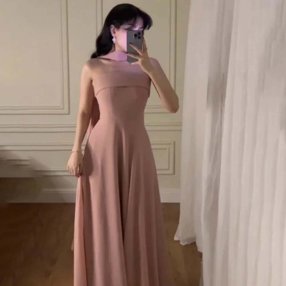 فستان حفلة موسيقية نسائي رائع مخصص بدون أكمام ساحر على شكل حرف a رقبة قارب طول الأرض فستان الحفلات مثير للنساء ثوب مسائي