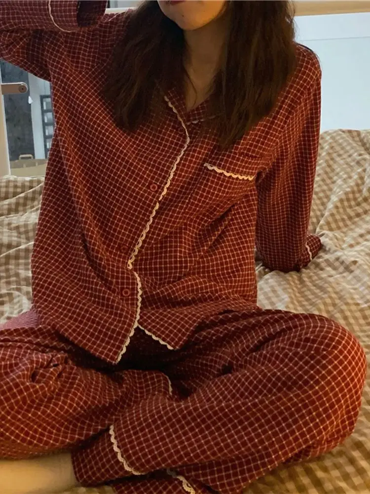 Women Red Plaid Pajamas Men Comfortable Leisure Home Wear Women Can Be Worn Outside Sleepwear Ladies Turn-down Collar Nightdress