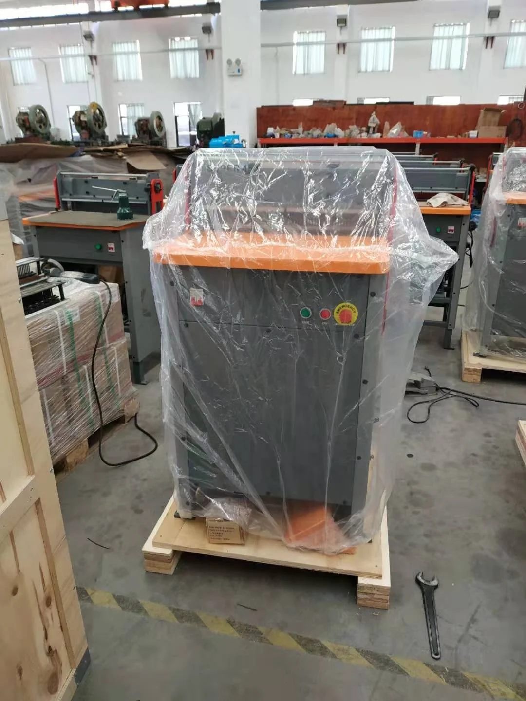 SP-450 Heavy Duty Electric Paper Punching and Wire Binding Machine for 3:1 &2:1