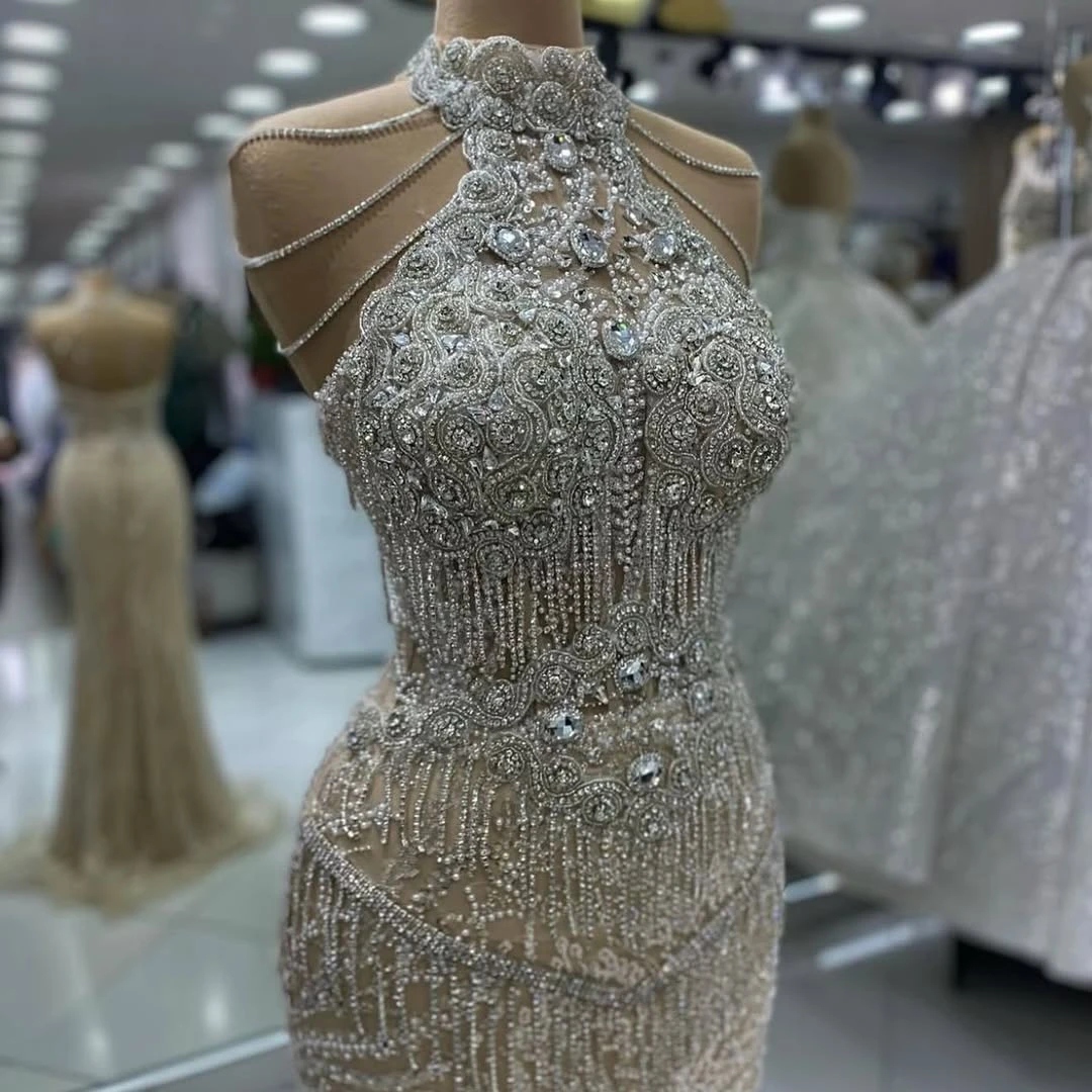 Elegante abito da festa a sirena con scollo a barchetta champagne Perline principali Abiti da sera in cristallo per eventi di ballo Celebrità formale personalizzato