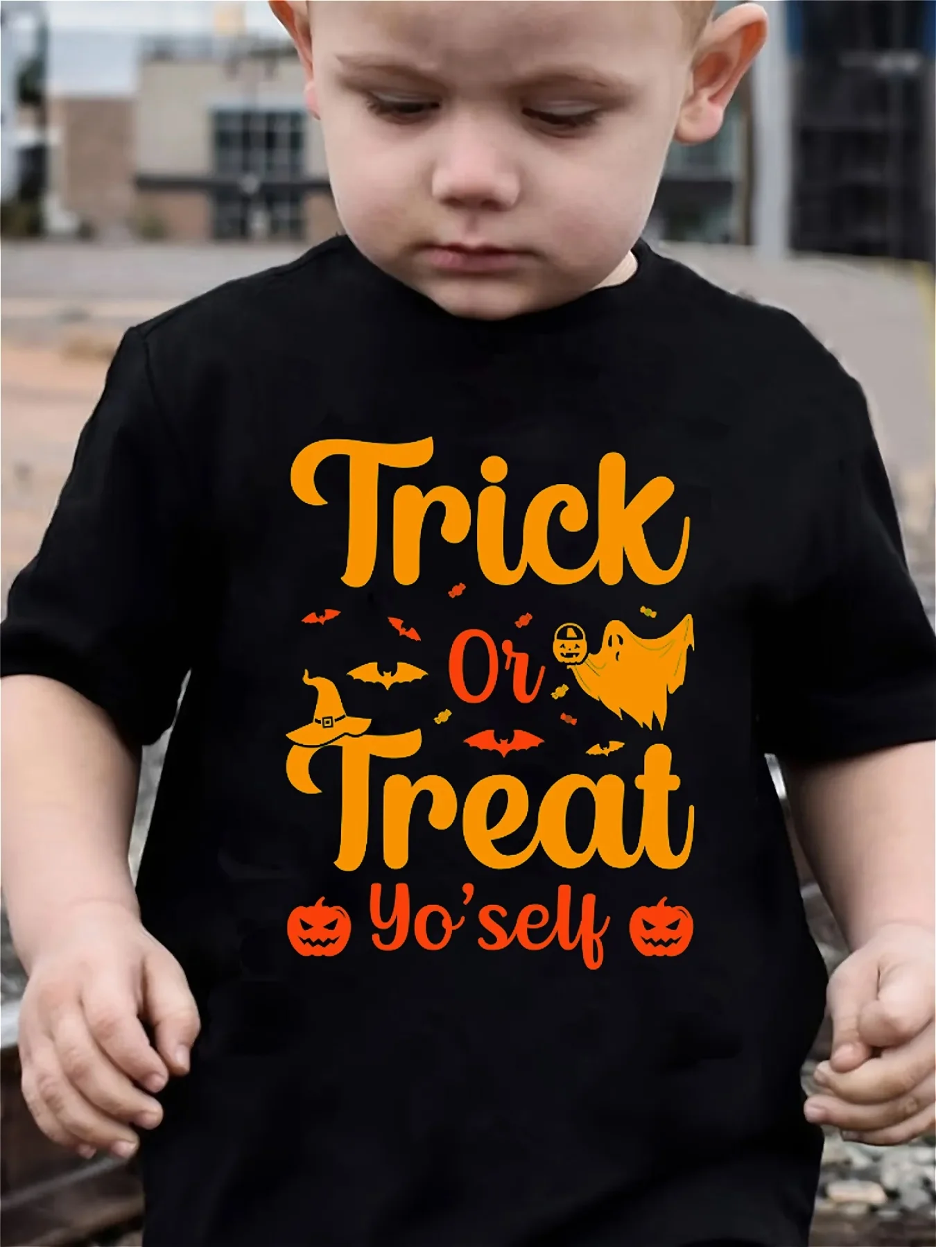 Halloween boys' T-shirt trick or treat letter print ghost pattern print fashionable and comfortable round neck short sleeved top