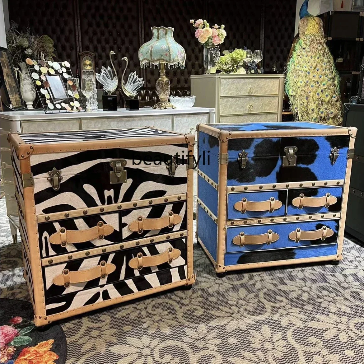 

American retro light luxury leather/villa mansion cloakroom display cabinet storage locker