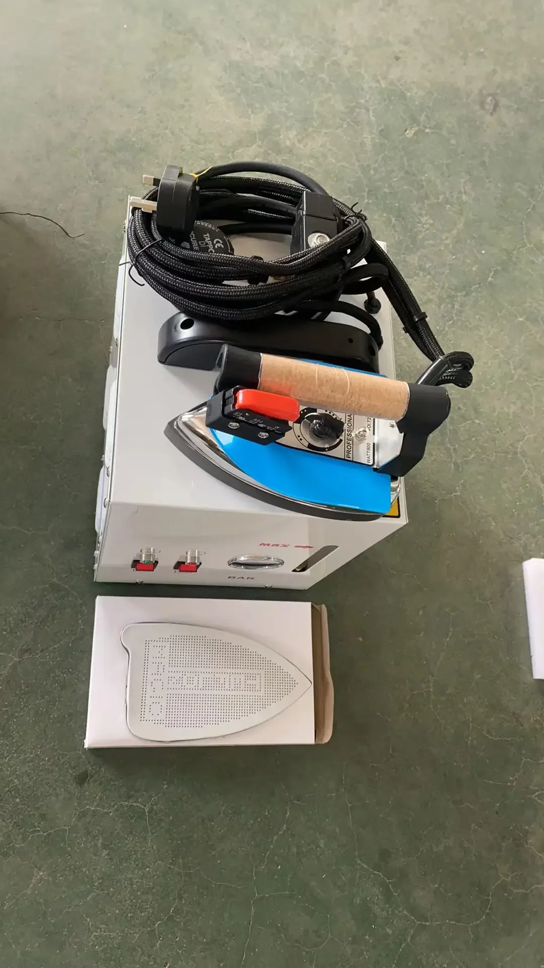 CP-6 High Speed Industrial Portable Vertical Electric 4L Steam Boiler With Steam Iron for Clothes