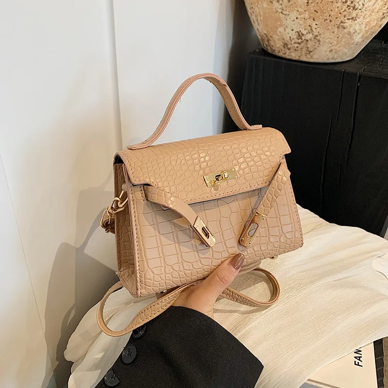 2024 new trendy and stylish French shoulder bag, versatile crossbody bag, hand-held Kelly small square bag