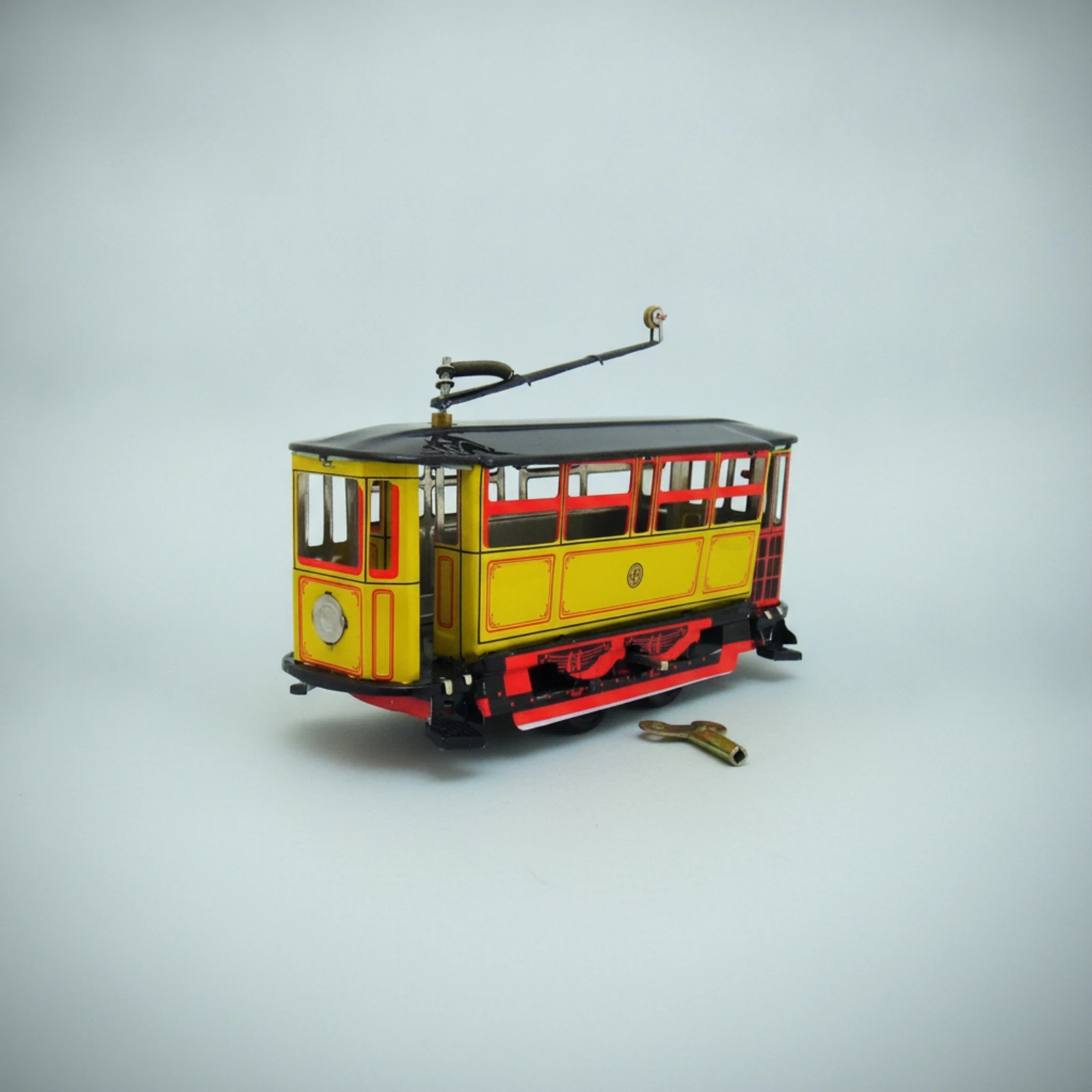 wind-up-tram-collectible-tinplate-tram-streetcar-decorative-for-collectors-desk-cafe