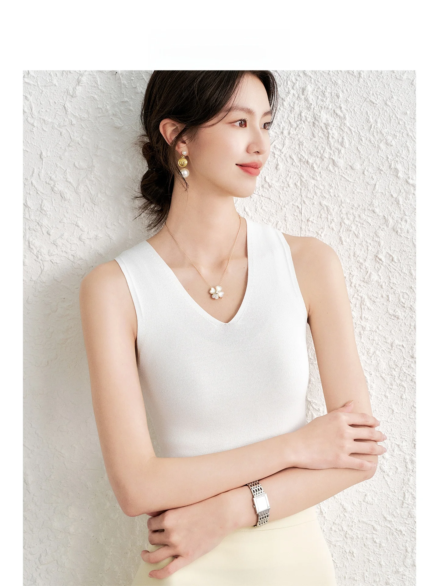 

Offiy Summer Ice Silk Vest Seamless Knitted High End Inner And Outer Wear V-Neck Moisture Wicking H-Shape Backless Women's Vest