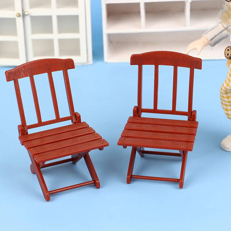 1/12 Scale Dollhouse Simulation of a Foldable Beach Chair, Miniature Furniture for Room Decor.
