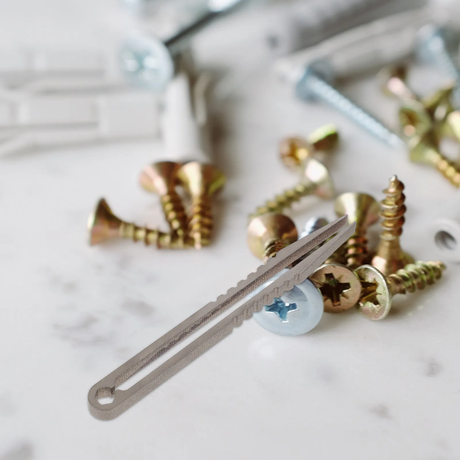 

1Pcs Mini Portable Titanium Alloy Tweezers Perfect for Picking Small Objects Acid Alkaline Liquid Hiking Tool Numerical Tool