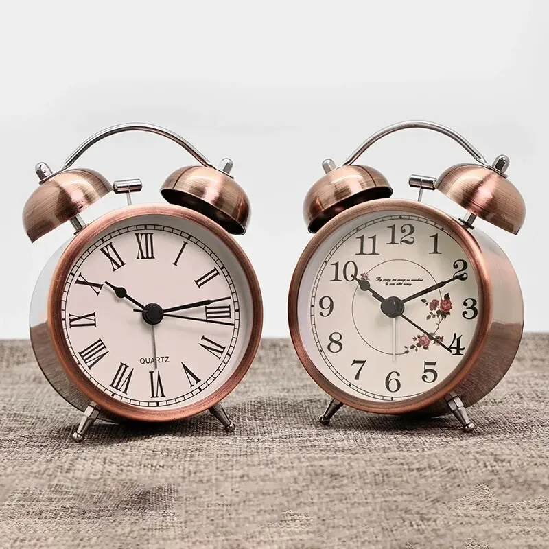 1pc Nordic Retro Metal Alarm Clock, Creative Decoration Table Clock Desktop Minimalist Student Bedroom Luminous Clock