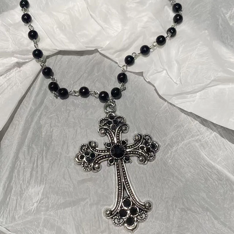 Y2k Vintage Punk Style Creative Black Cross Pendant Necklace for Christmas Party Jewelry Gift