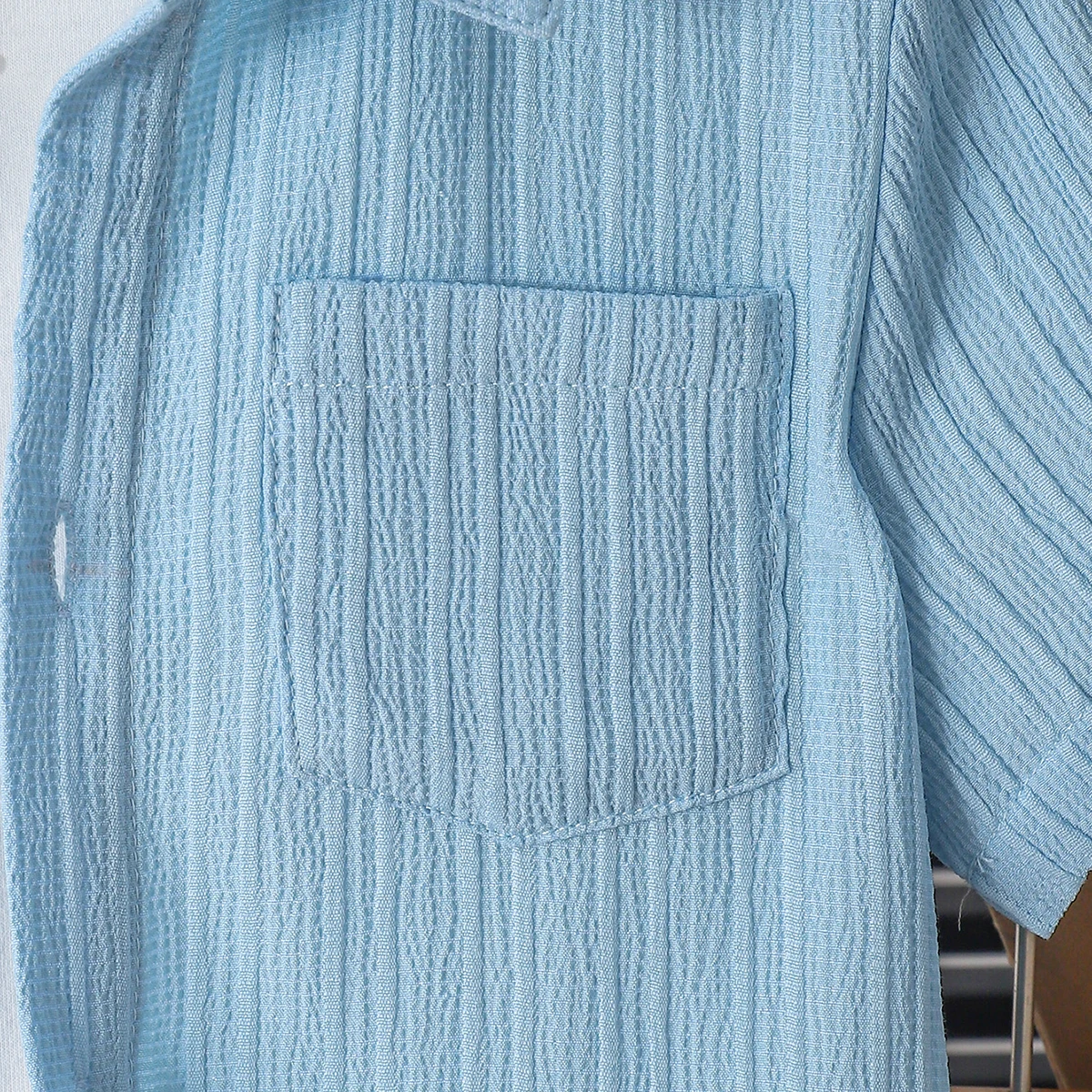 New summer men's short-sleeved woven pure blue button pocket + loose shorts two-piece set image 3