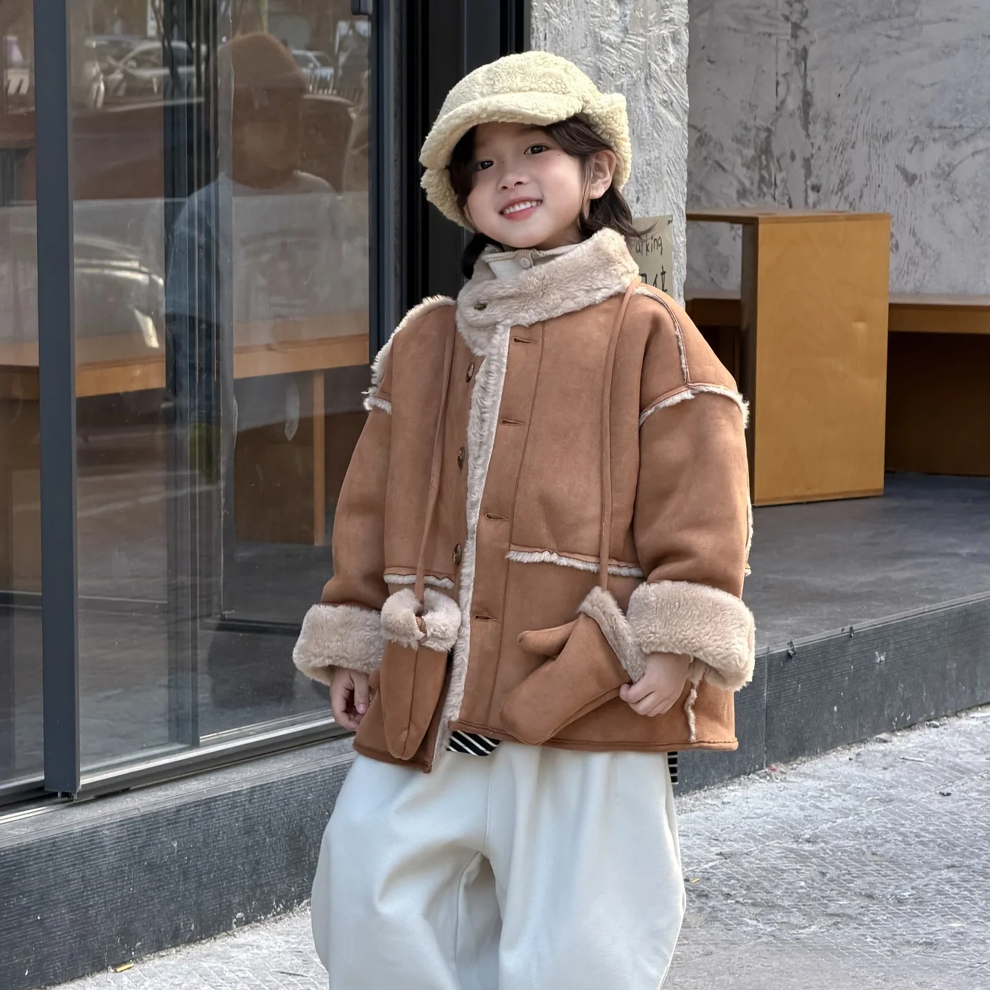 

Children's Clothing Boys' Jacket 2025 Winter Edition Korean Version with Gloves and Fur Integrated Jacket Windproof