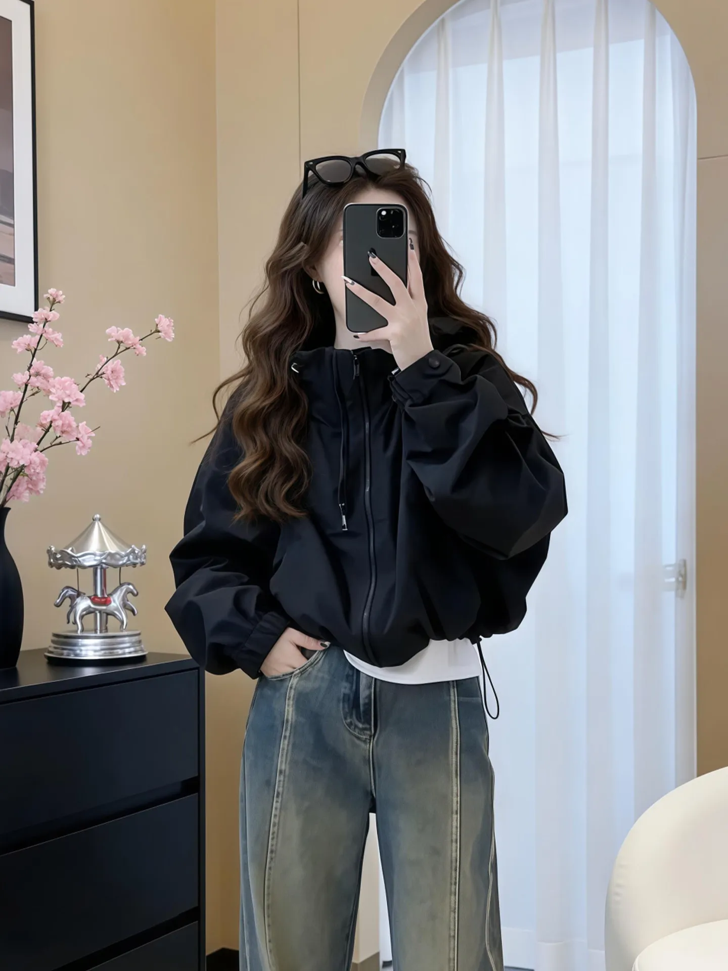 

Fashionable Commuter Style Short Hooded Jacket Women's Spring 2026 Trendy Casual Breathable Long Sleeve Zipper Closure Coat