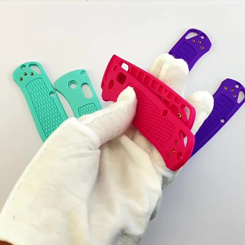 cabo-de-faca-em-plastico-com-padrao-de-rosquinha-disponivel-em-6-cores-azul-tiffany-rosa-para-facas-benchmade-bugout-535