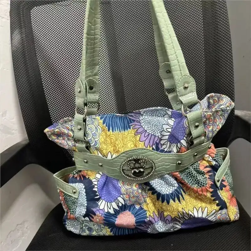

Retro Y2k Hot Girl Tote Women Floral Print Studded Large Capacity Shoulder Ladies Subculture Handheld Crossbody Bag 2025