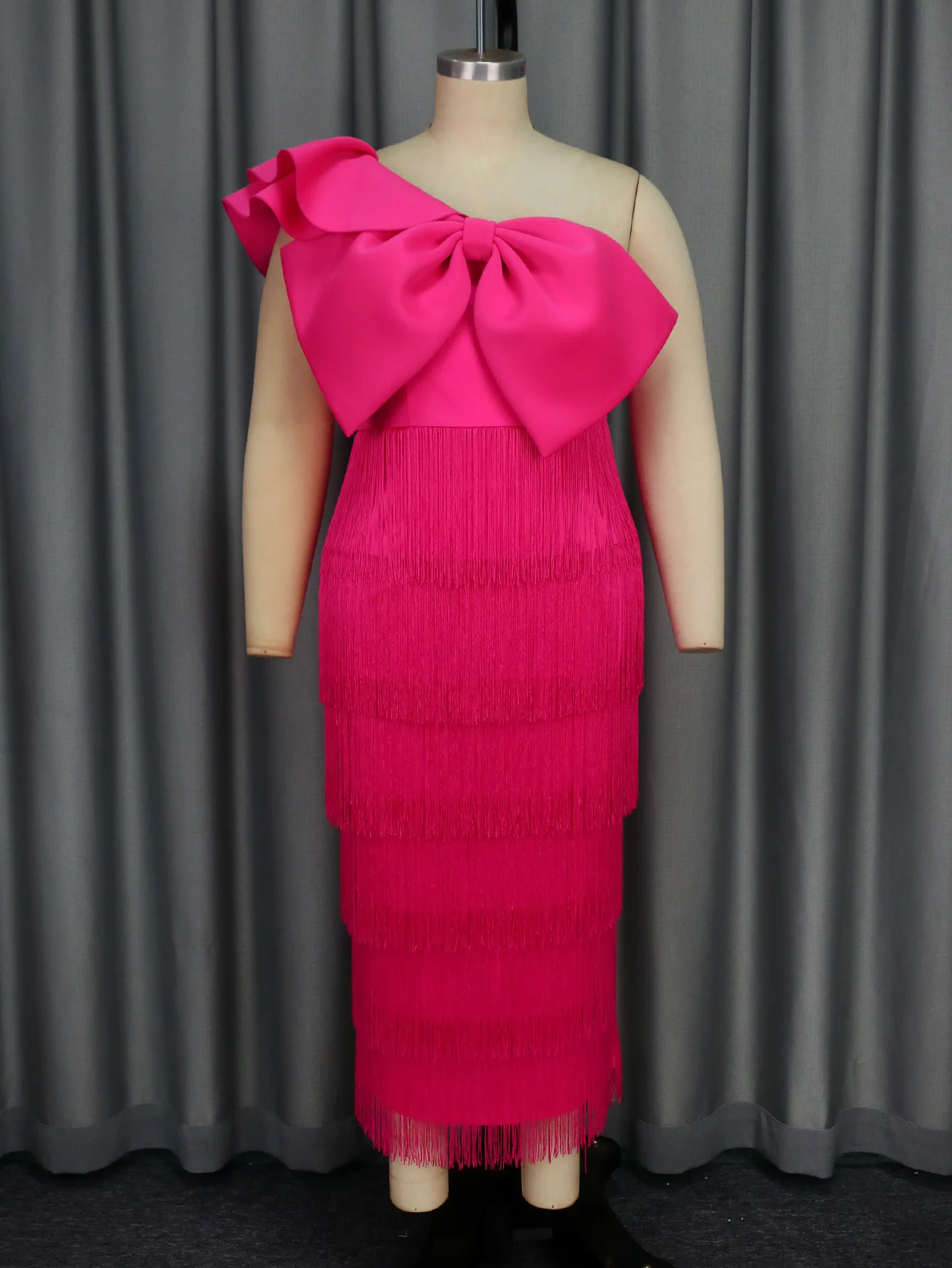 Am041017 Elegante tinta unita aderente con frange abito da festa banchetto collo asimmetrico abito con fiocco grande abito Vestido donna elegante