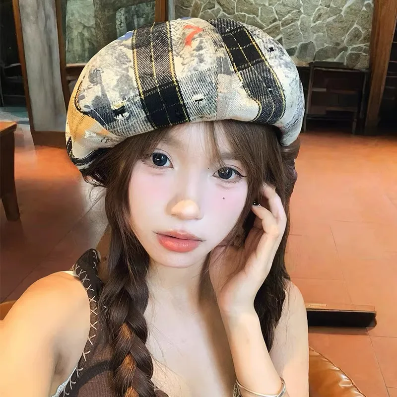 

New Personalized Retro Graffiti Print Beret Women's Spring and Autumn Niche Street Y2k Big Head Dome Octagonal Painter Hat