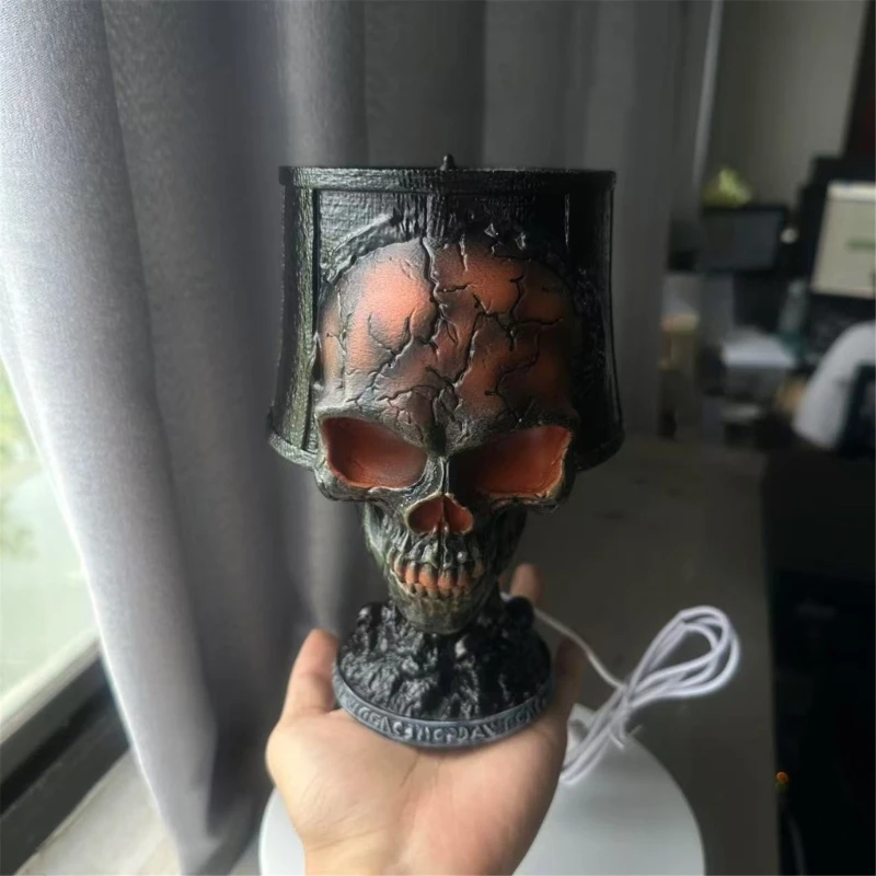 مصباح رأس هيكل عظمي للهالوين مع كابل جمجمة من الراتنج مصباح طاولة لحديقة الباحات