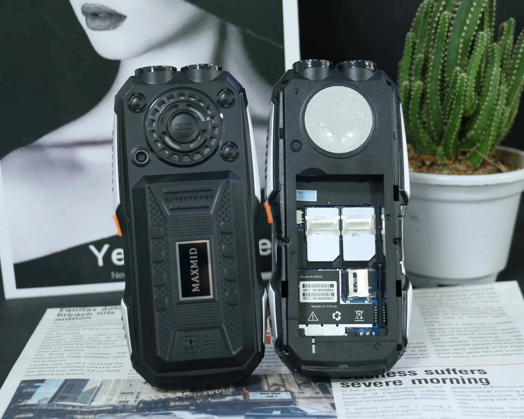 Telefone móvel sênior 2.8 "tela hd dupla sim bateria grande longa espera teclado grande tocha dupla alto-falante lista negra chamada sos barato