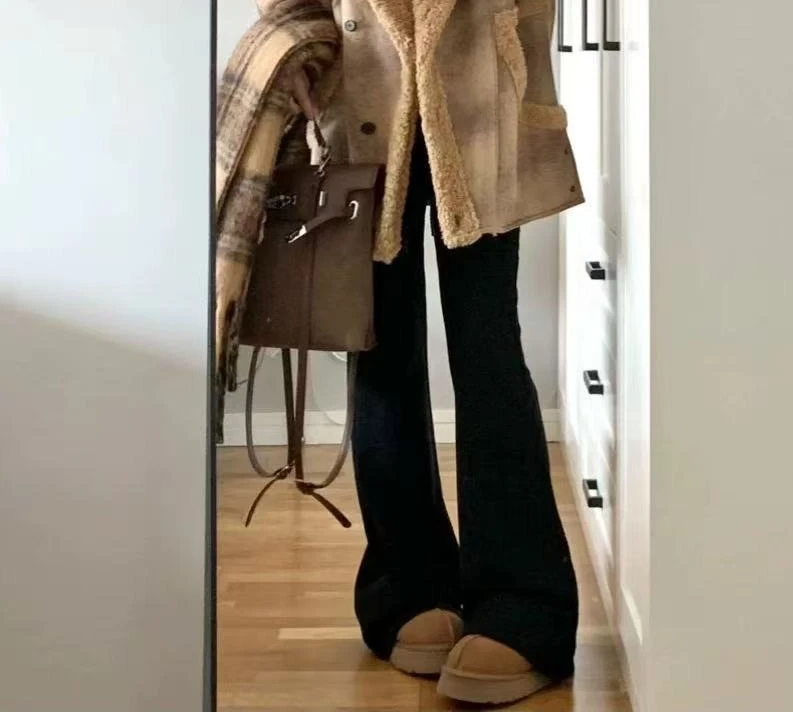 Tall and Versatile Women with Added Fleece  Autumn and Winter High Waisted  Loose  Floor Hugging Black Micro Flared Jeans