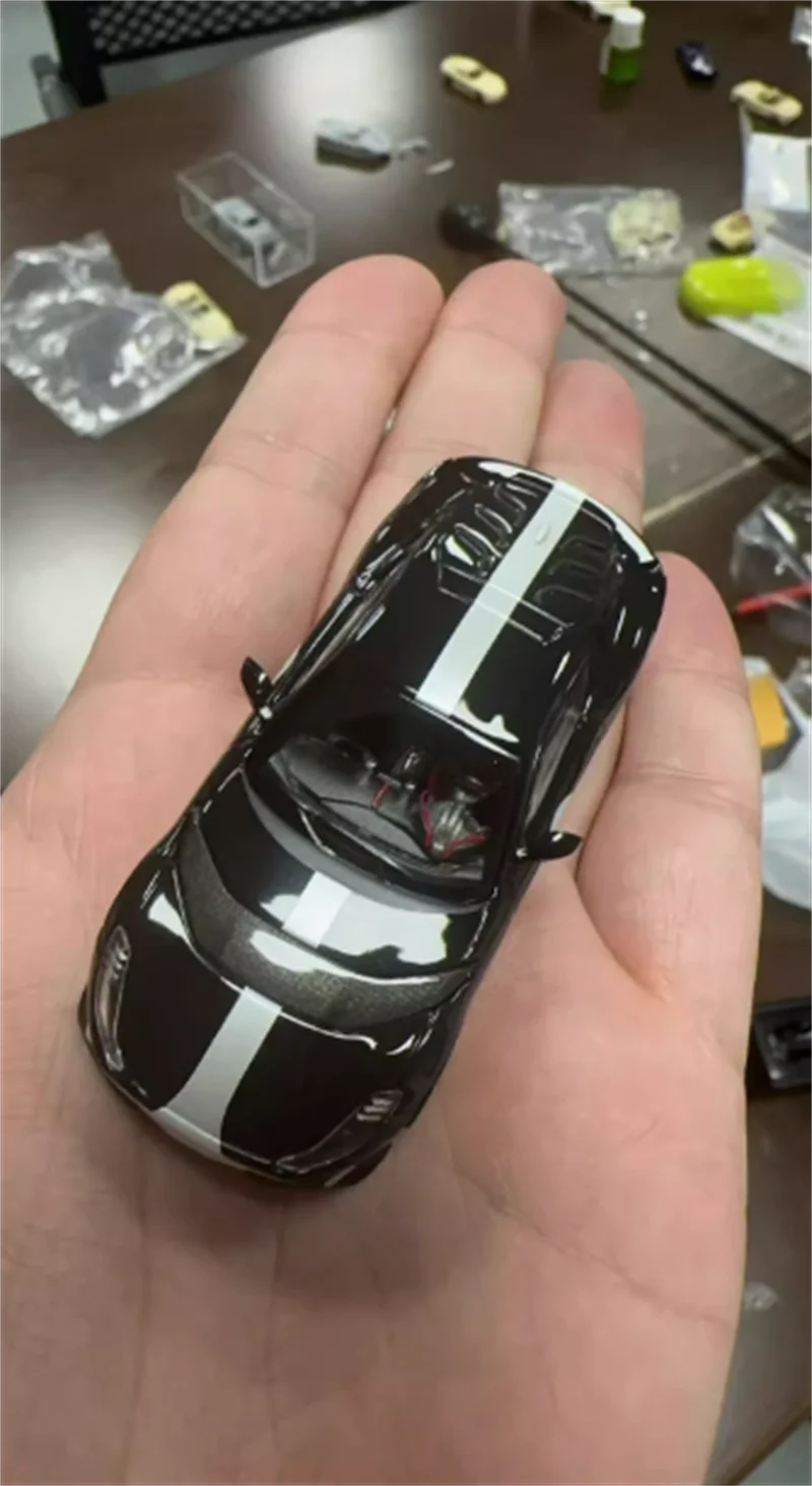 

TOC 1:64 812 Competizione FE812C Модель автомобиля из сплава