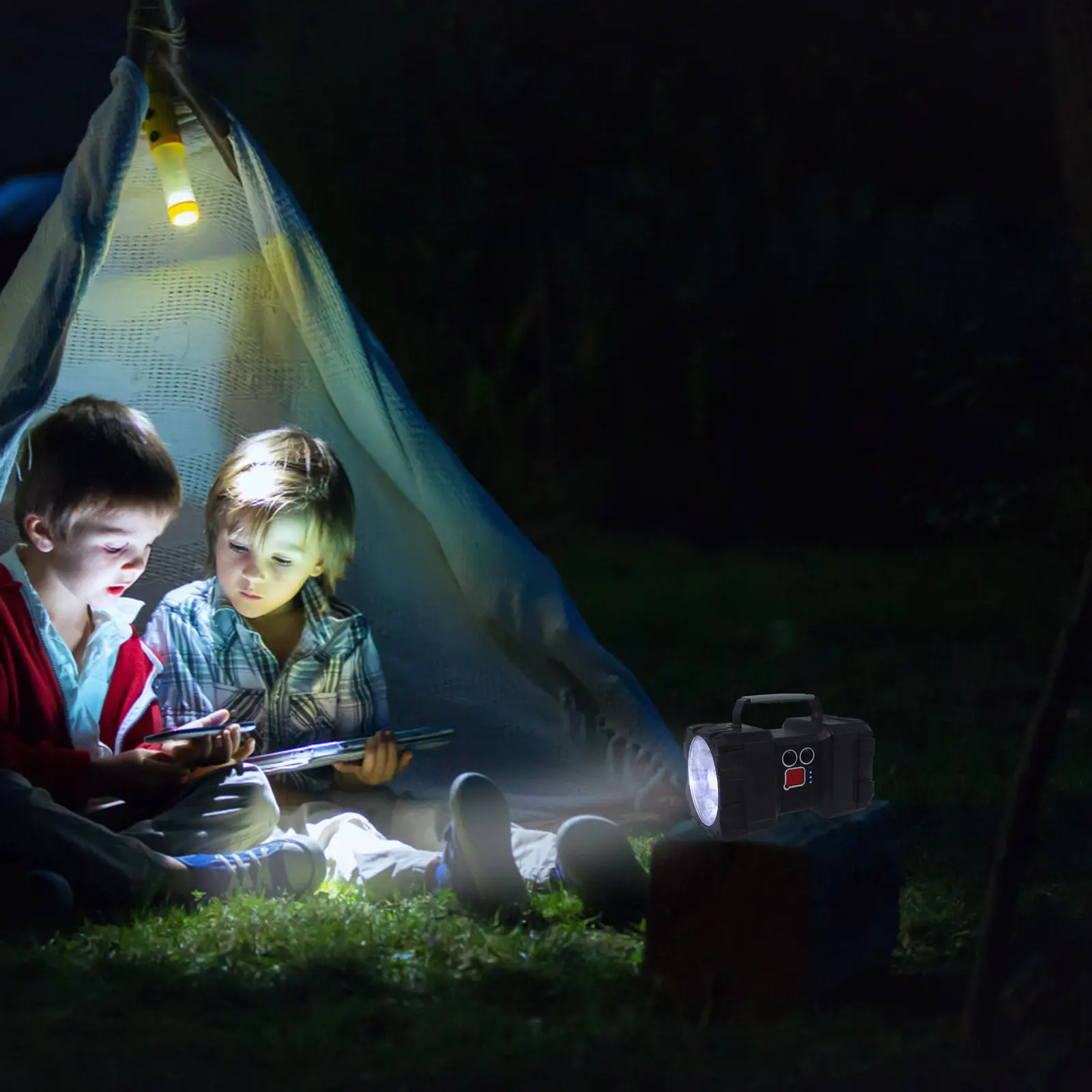 1Set Chargeable Portable Torch Strong Light Outdoor Camping Flashlight High Brightness Long Range Durable Camping Flashlight