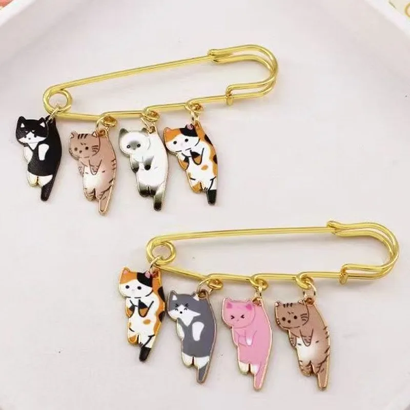 2Pcs/Lot Cute Enamel Cat Brooch Pins for Women Cute Cat Metal Jeans Saftey Pins Kitten Animal Lapel Badge Girl Backpack DIY Gift
