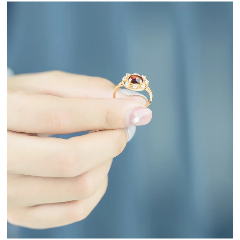 

Женское кольцо из 18-каратного золота в дворцовом стиле PT950, платиновое посеребрение, 7-слойное золотое светлое роскошное кольцо в стиле ретро с ностальгией в Лондоне, синее кольцо Topa