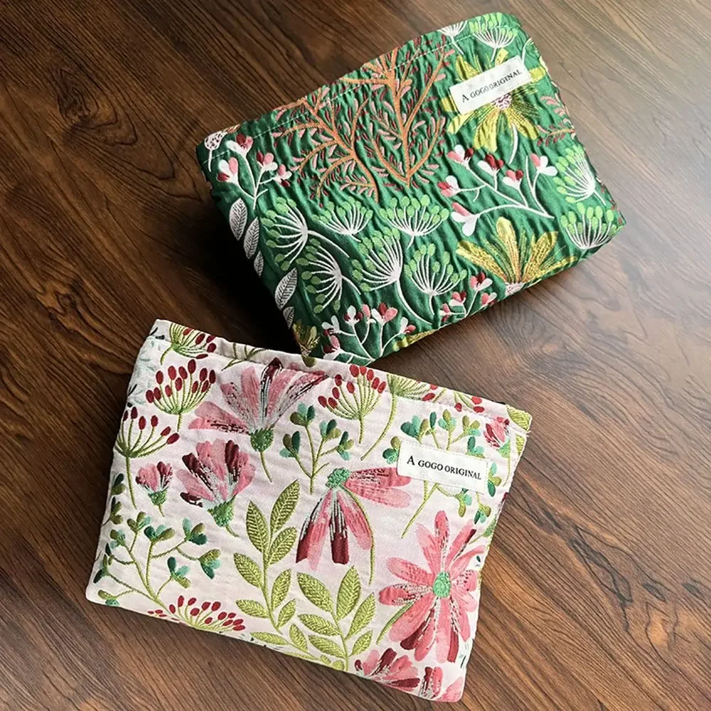 High Quality Dasiphora Fruticosa Makeup Bag Travel Organizer Portable Toiletry Bag Large Capacity Cosmetic Bag