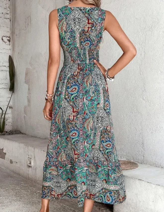 ชุดเดรสสไตล์โบฮีเมียนใหม่ล่าสุดสำหรับฤดูร้อนปี 2025 ชุดเดรสยาวทรงหรูหราสำหรับผู้หญิง เอวสูง คอวี แขนกุด สไตล์รีสอร์ท ทรงเข้ารูป เอวยืดหยุ่น