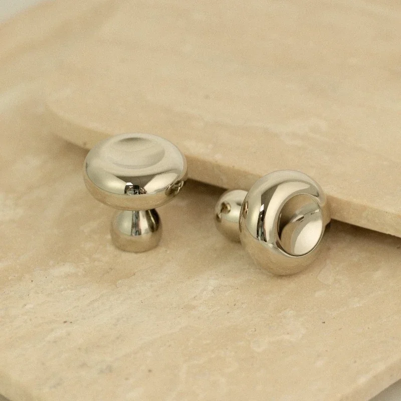 Italienischer Minimalistischer Titan-Silber-Griff, Runde Perle, Doppelloch-Kleiderschrank-Tür- und Schubladengriffe, Antiker Stil, Messinggriffe – Detail 5