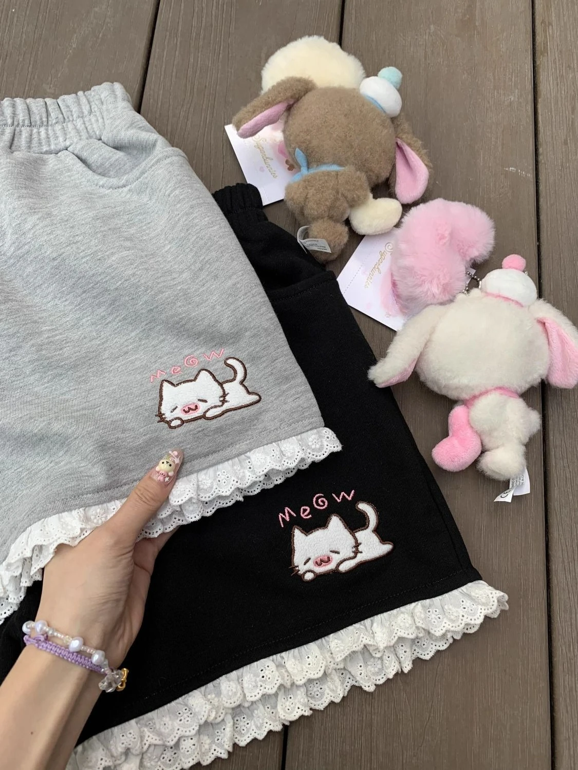 

Sweet Kawaii Cute Shorts Women Casual Cat Print Shorts Women Lace Ruffle Hem Drawstring Waist Pocket Casual Shorts Outfits