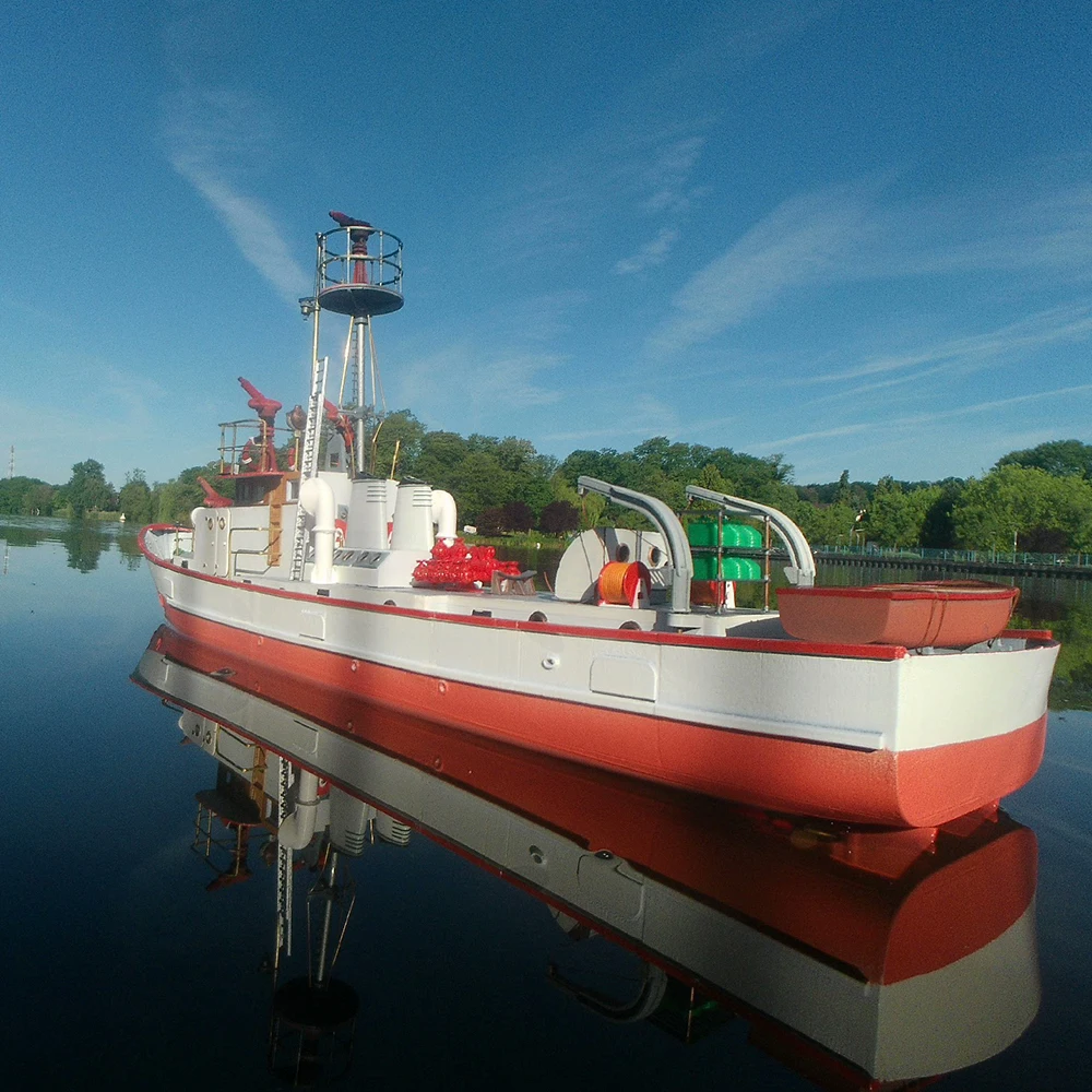 1/25 RC Boat 84cm with Water Spray System Fire Remote Control Boat High Precision 3D Printing RC Boat Model Kit Adult Toy