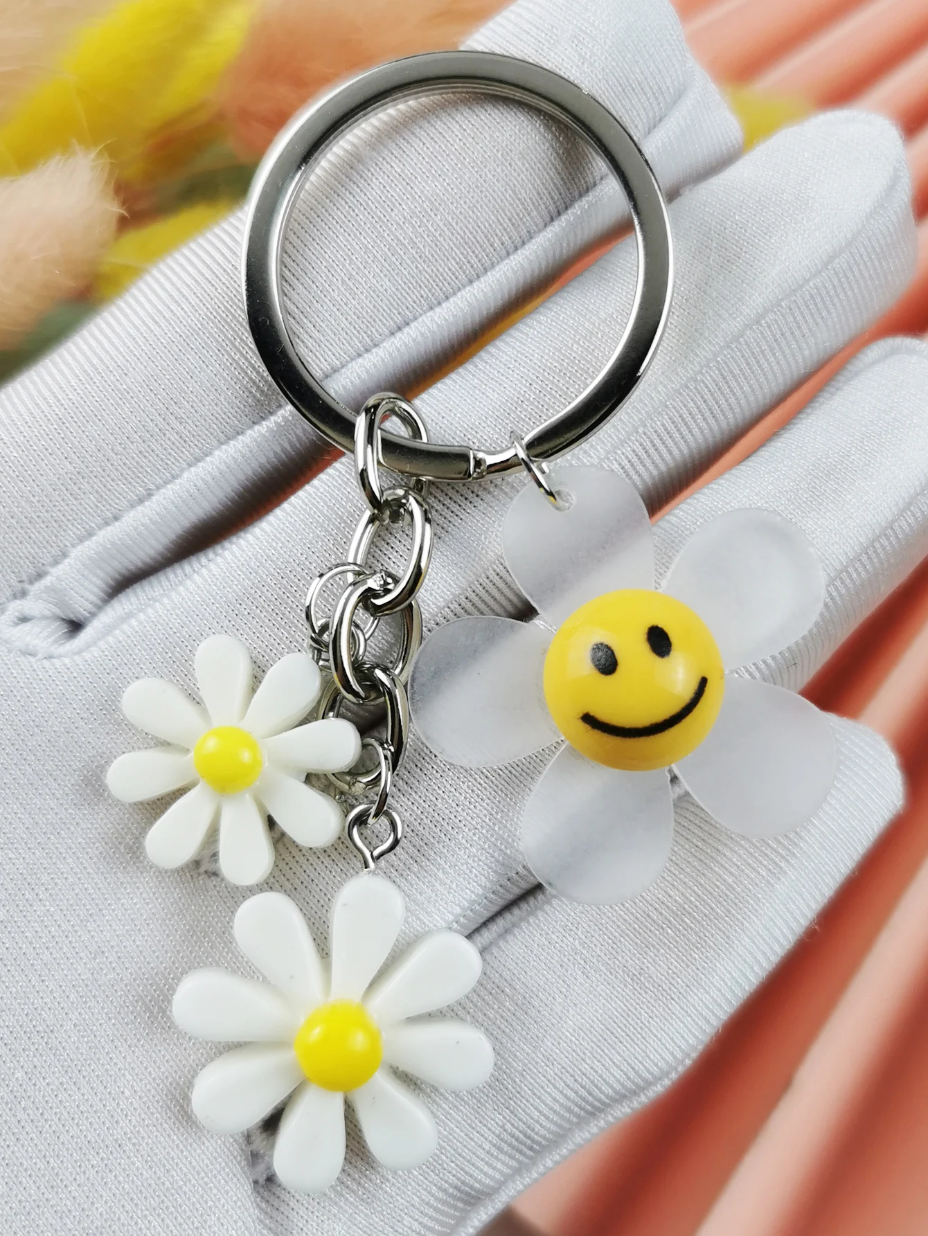 1Pcs Lovely Daisy Keychains Smile Face Flowers Plants Key Rings For Women Girls Friendship Gift Handbag Decoration