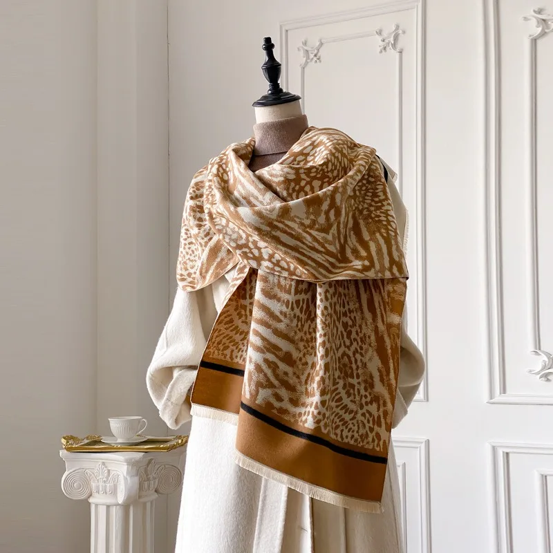 

Scarf Women 2026 Winter High-End Classic Retro Leopard Print Faux Cashmere Fringe Warm Fashion Versatile Shawl