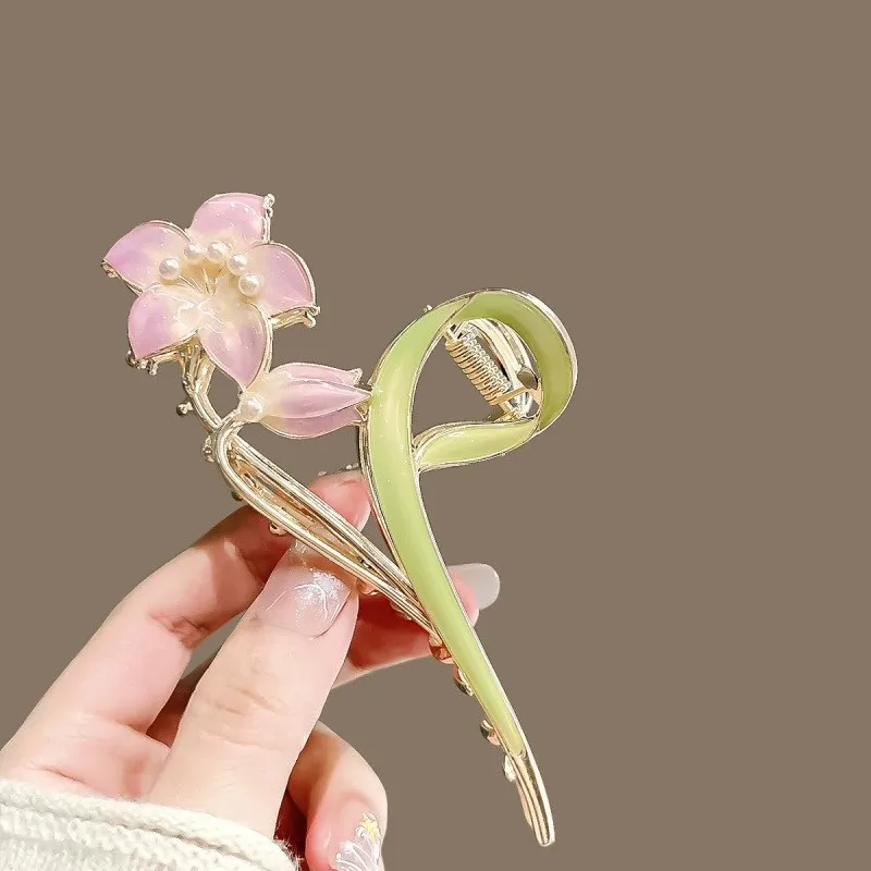 Koreanischer Stil Blumen-Perlen-Haarklammer Große Metall-Haifischklammer Elegante Damen-Haarspange für den Hinterkopf Modische Haaraccessoires – Detail 2