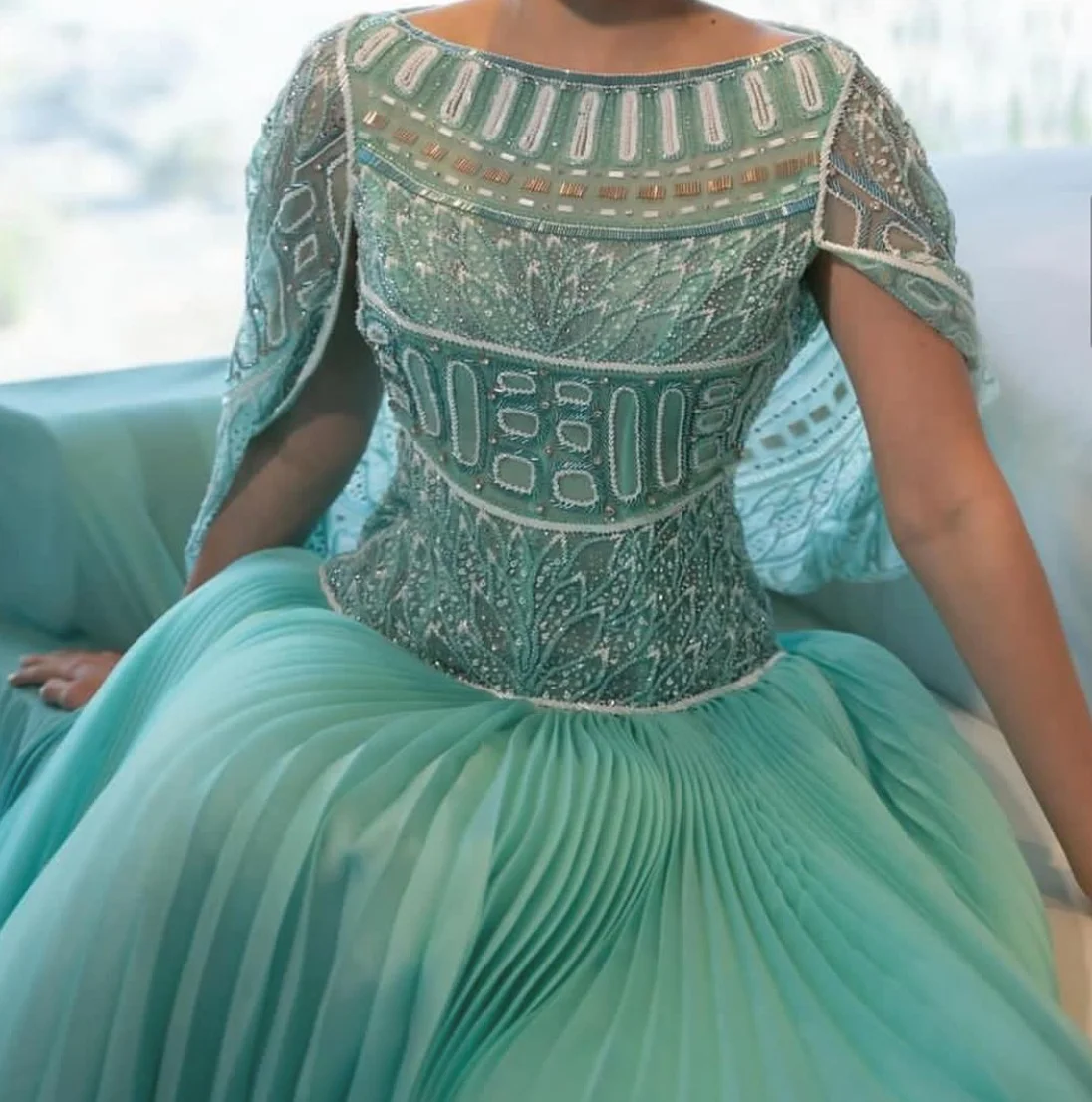 L197 Fashion Green Cape Luxury Beaded Open Back Ruffle A-line فساتين السهرة vestidos de fiesta فساتين سهره evening dresses