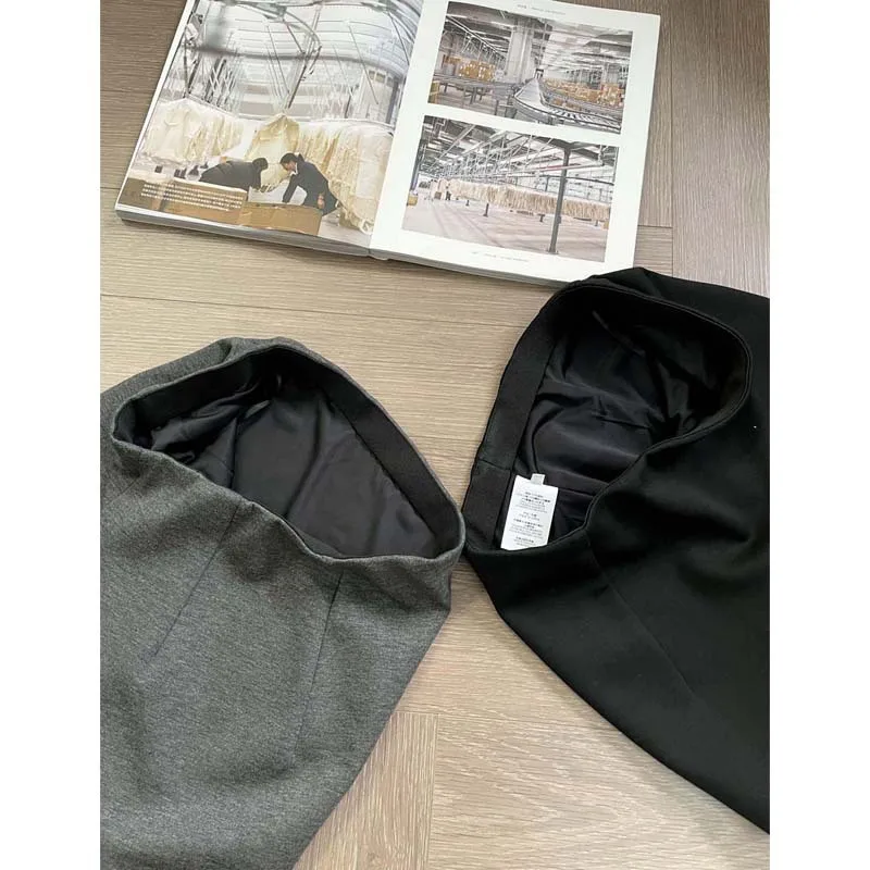 Gonna da donna con spacco grigio in misto seta di gelso e acetato di lana