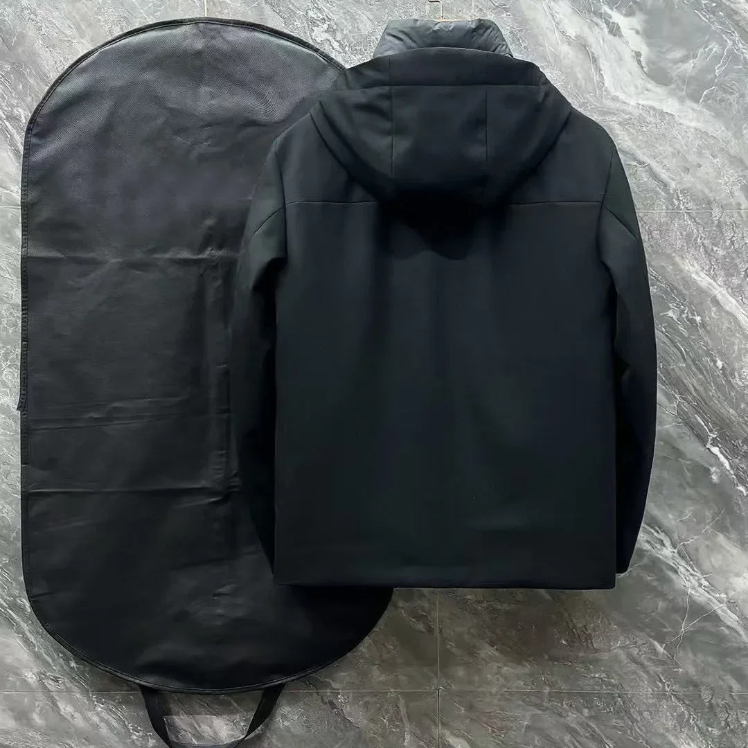 

Легкая пуховая куртка с капюшоном в итальянском стиле old money от BC