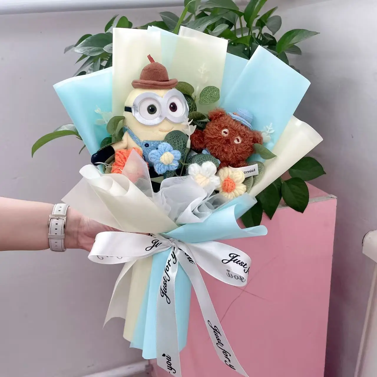 

Cute Minions Movie Characters Yellow Plush Toys Bob Stuart Soft Dolls Creative Bouquets Christmas Birthday Valentine Gifts