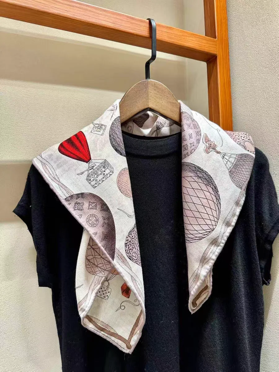 両面オーストラリア産ウールシルクスカーフ多用途小型正方形スカーフベルベット生地春秋冬季節限定ユースユニバーサル