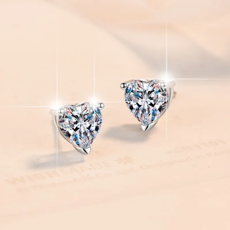 S925 sterling silver stud earrings women's fashion screw pattern earrings one carat heart moissanite earrings