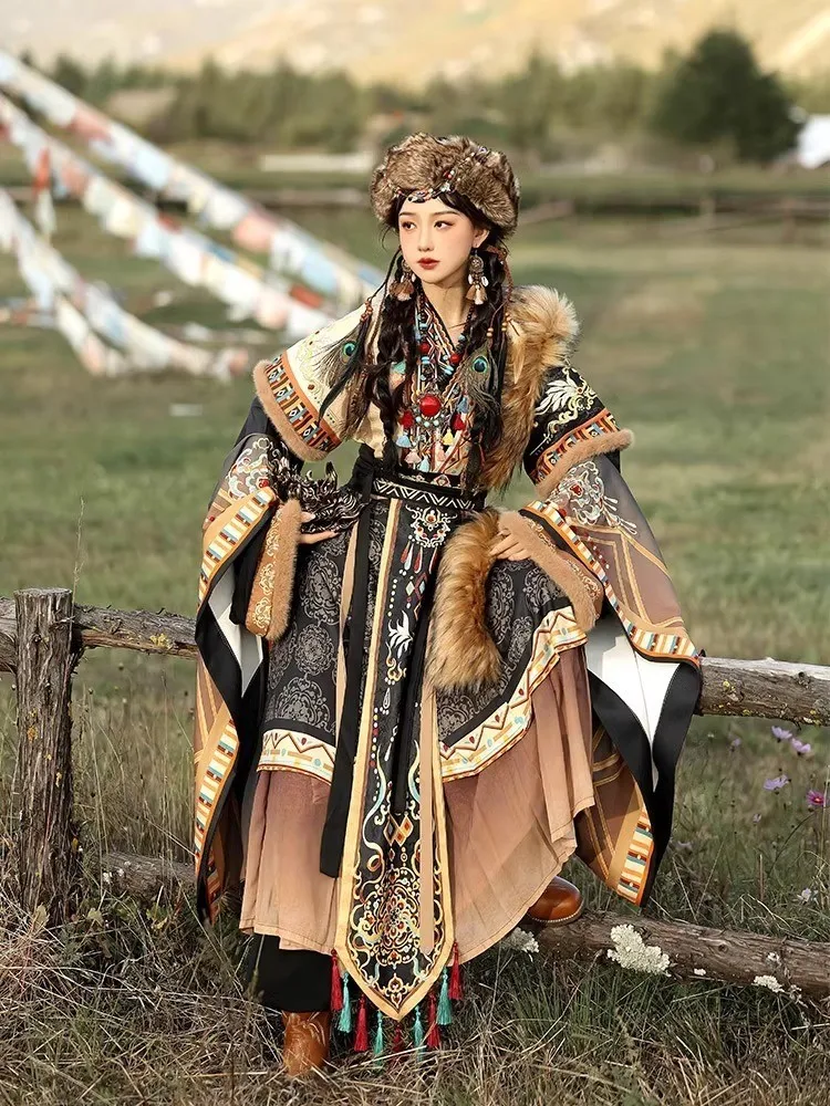 Exotic ethnic style Hanfu set for new Chinese both men and women