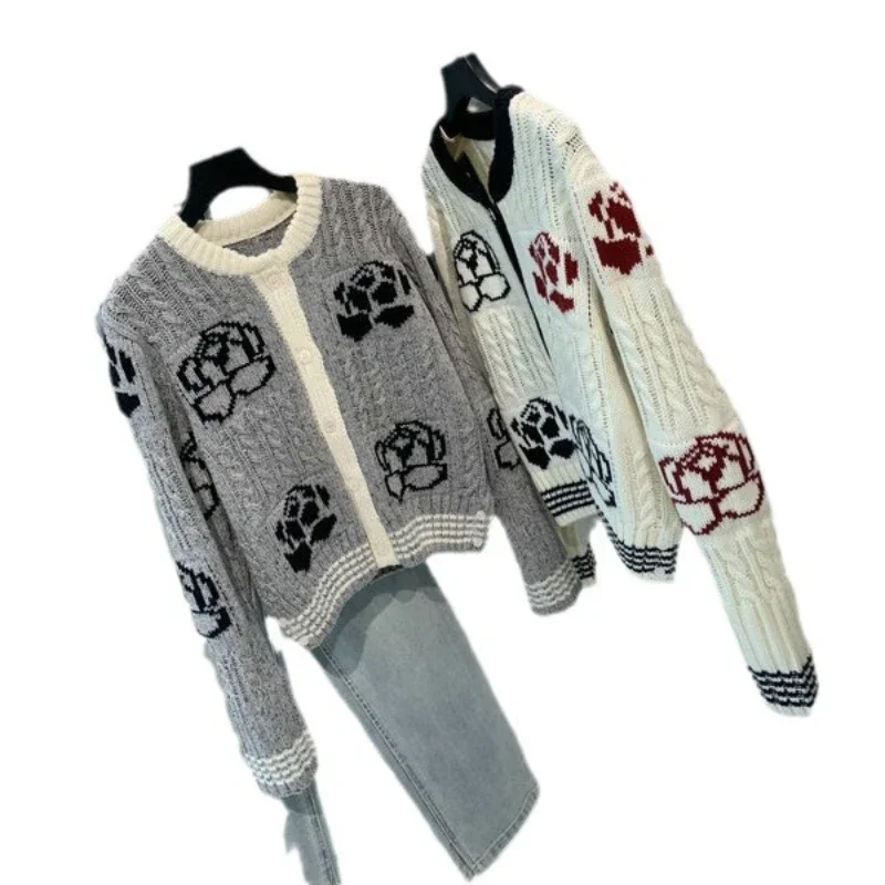 New Arrival College Style Cardigan Heavy Embroidery Twisted Braided Neckline Grid Patterned Distinctive Fashion Forward Autumn