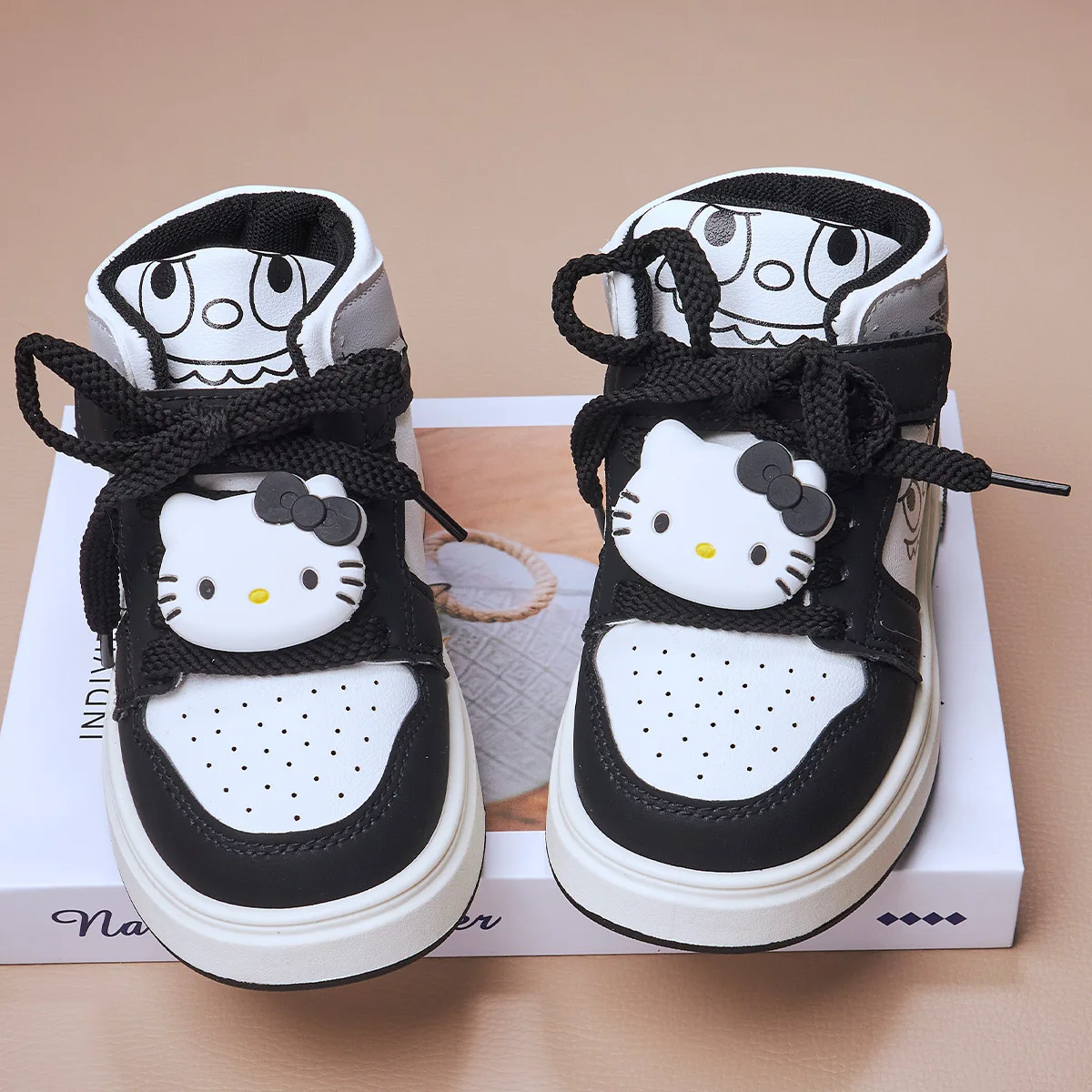 أطفال حذاء كاجوال أحذية رياضية بولي Leather جلد عالية القمم الكرتون الربيع أحذية للفتيات سميكة القاع الفيلكرو حذاء أسود حجم 26-37