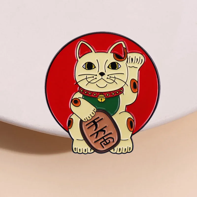 

Japanese Retro Maneki Neko Brooch Classic Lucky Cat Lapel Pin Clothing Hat Pin Metal Accessories Gift