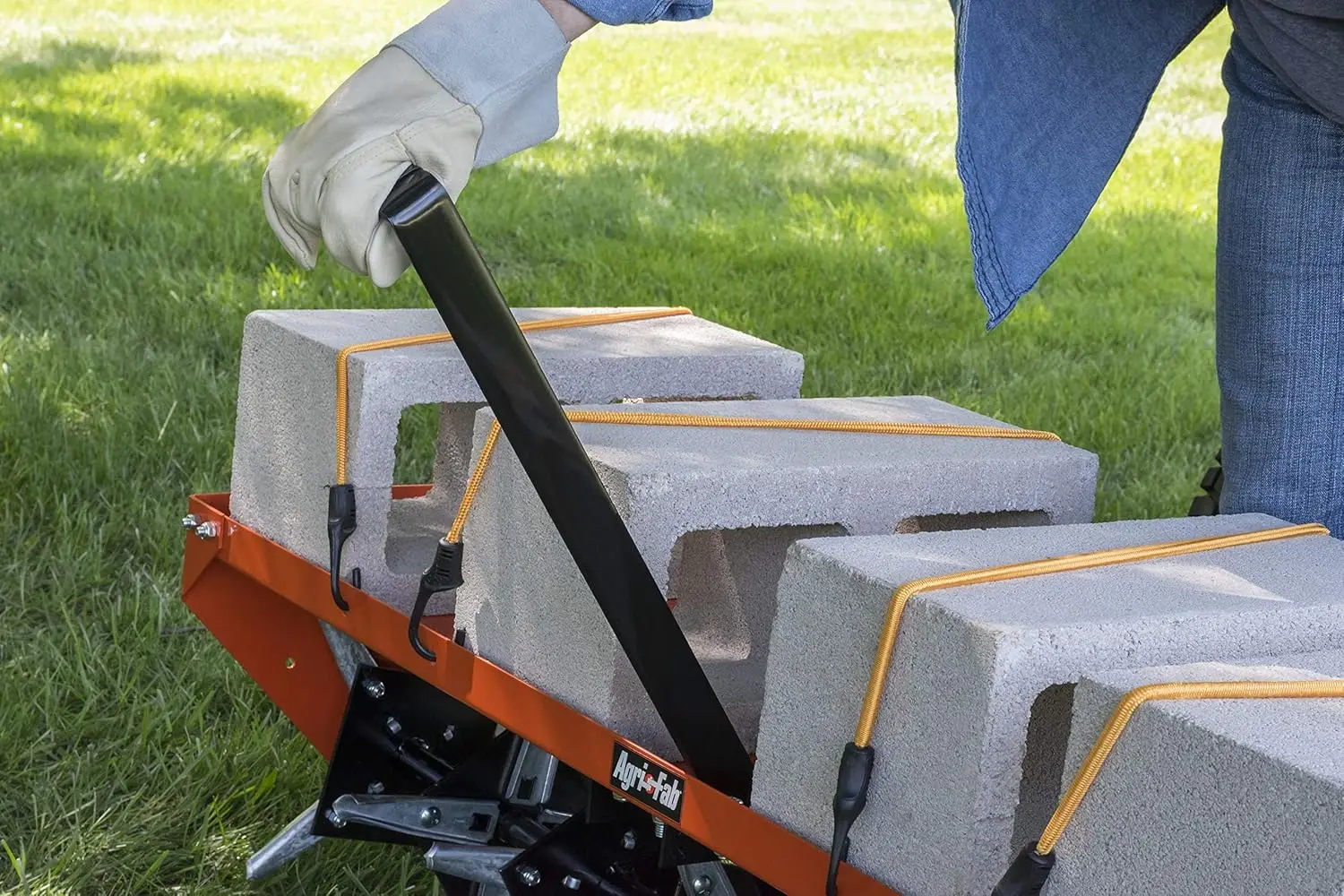 Aerator colokan rumput belakang dengan halangan Universal; Dirancang untuk menarik di belakang rumput