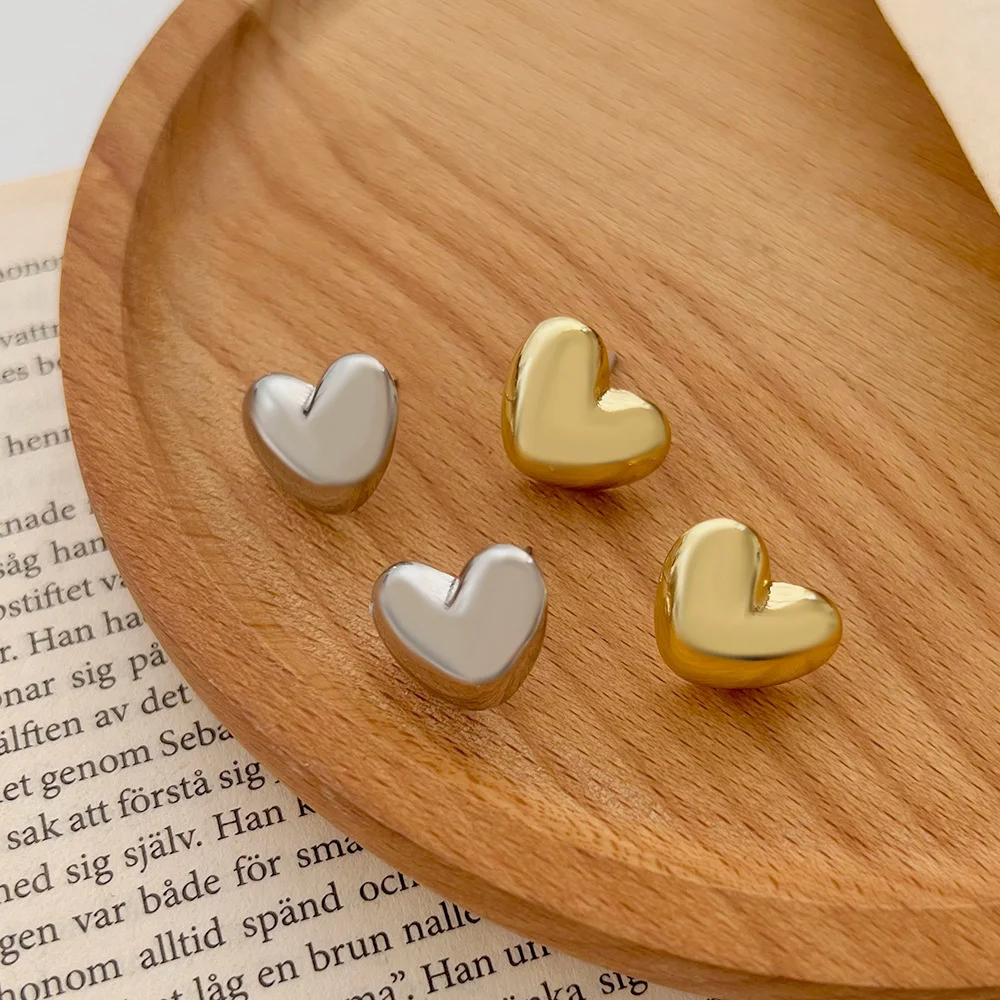 

Ins Small Love Earrings Female Japanese And Korean Fashion Minority Design Metal Heart Stud Earring Temperament Earrings Jewelry