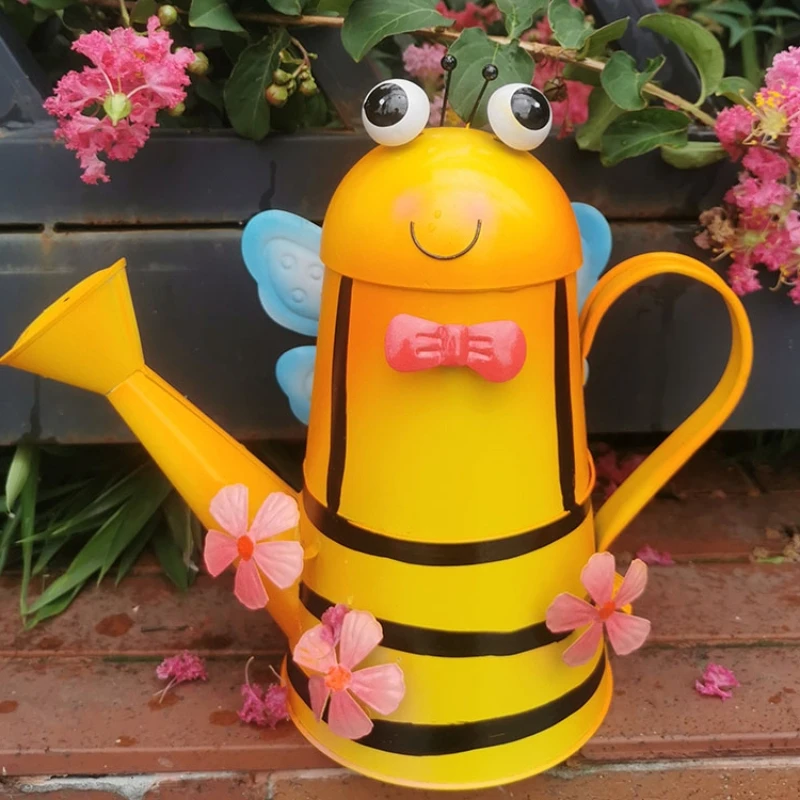 Garden Ironwork Watering Kettle Cute Bee Watering Pot Outdoor Courtyard Decorative Ornaments Versatile Practical Gardening Tools
