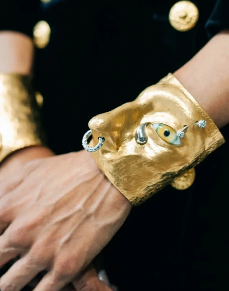 

Golden Silvery Alloy 3D Half Face Shape Cuff Bracelet Novelty Personality Eyes Nose Men's Wide Bangle Female Exaggerated Jewelry